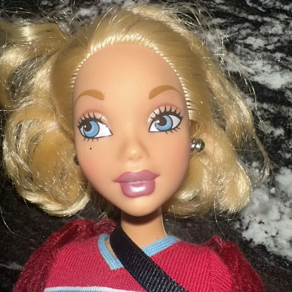 1999 Barbie My Scene Kennedy Wave 1 First Edition Doll